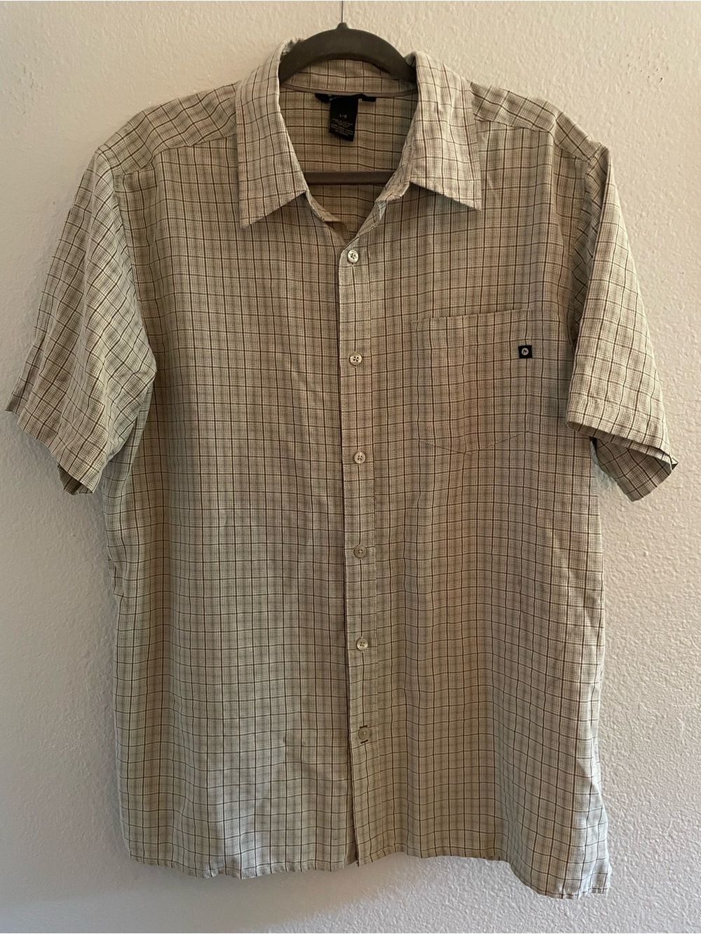 Marmot Men's Short-Sleeve Button-Down Shirt in Beige Plaid